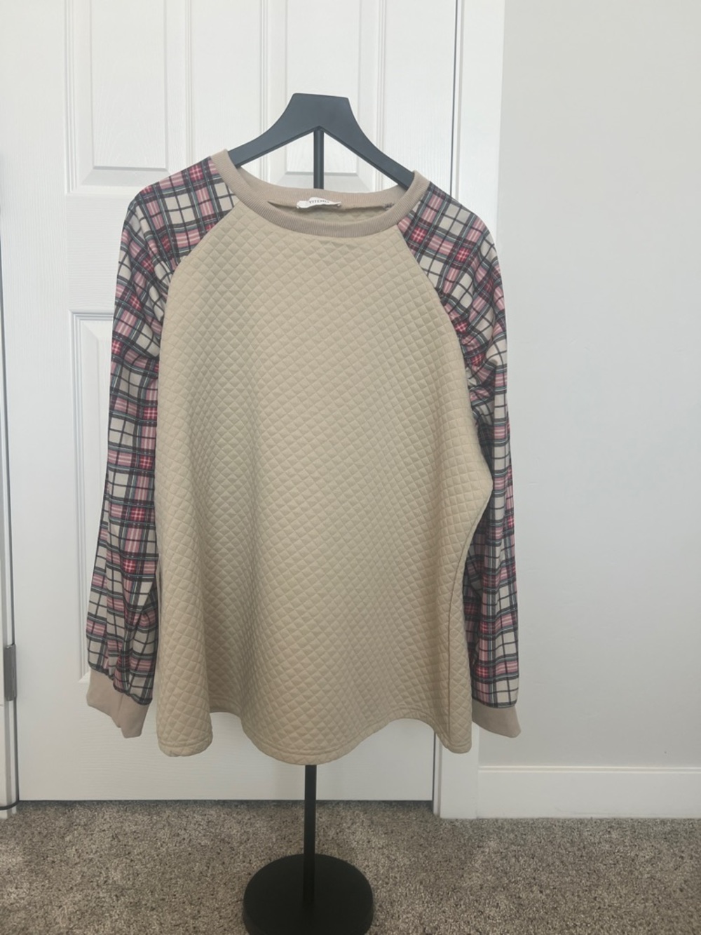 Quilted Beige Raglan Sweatshirt with Pink Plaid Sleeves